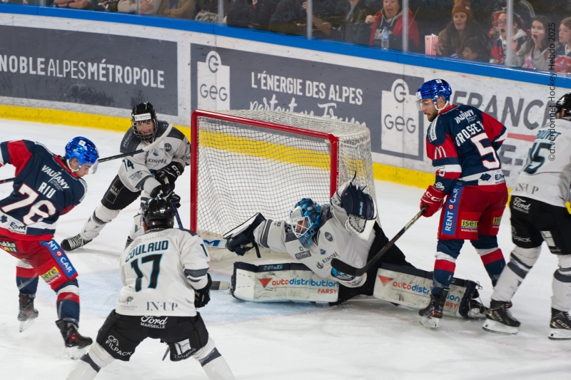 Photo hockey Ligue Magnus - Ligue Magnus : 7ème journée : Grenoble vs Marseille - Grenoble tombe aux tirs aux buts Photo hockey Ligue Magnus - Ligue Magnus : 7ème journée : Grenoble vs Marseille - Grenoble tombe aux tirs aux buts