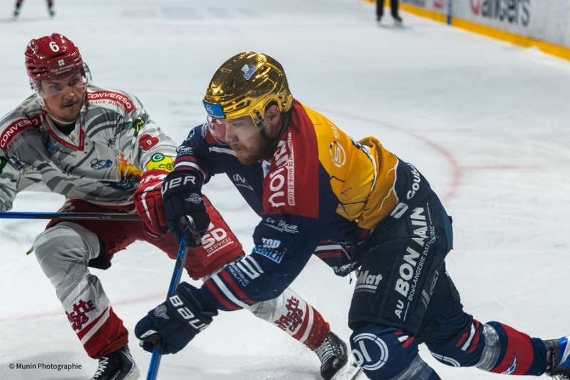 Photo hockey Ligue Magnus - Ligue Magnus - 1/2 de Finale - Match 6 : Angers vs Grenoble - Angers frappe fort et éteint Grenoble Photo hockey Ligue Magnus - Ligue Magnus - 1/2 de Finale - Match 6 : Angers vs Grenoble - Angers frappe fort et éteint Grenoble