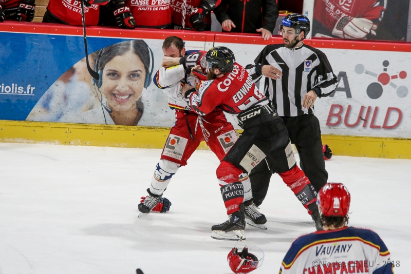 Photo hockey Ligue Magnus - Ligue Magnus - 1/2 finale match 4 : Amiens  vs Grenoble  - Les Brûleurs de loups en finale