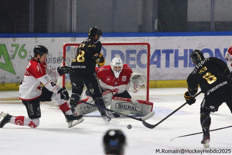 Photo hockey Ligue Magnus - Ligue Magnus - 1/4 de Finale - Match 2 : Rouen vs Amiens - Des Gothiques plus réalistes. Photo hockey Ligue Magnus - Ligue Magnus - 1/4 de Finale - Match 2 : Rouen vs Amiens - Des Gothiques plus réalistes.