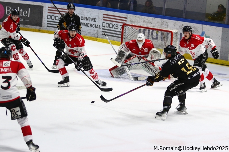 Photo hockey Ligue Magnus - Ligue Magnus - 1/4 de Finale - Match 2 : Rouen vs Amiens - Des Gothiques plus réalistes. Photo hockey Ligue Magnus - Ligue Magnus - 1/4 de Finale - Match 2 : Rouen vs Amiens - Des Gothiques plus réalistes.