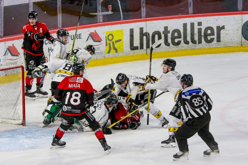 Photo hockey Ligue Magnus - Ligue Magnus - 1/4 de Finale - Match 4 : Amiens vs Rouen - Rouen prend une option dans la série. Photo hockey Ligue Magnus - Ligue Magnus - 1/4 de Finale - Match 4 : Amiens vs Rouen - Rouen prend une option dans la série.