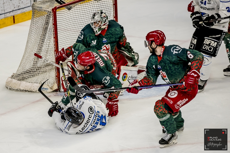 Photo hockey Ligue Magnus - Ligue Magnus - 1/4 finale match 5 : Cergy-Pontoise vs Gap - Les Jokers bouclent la série à domicile Photo hockey Ligue Magnus - Ligue Magnus - 1/4 finale match 5 : Cergy-Pontoise vs Gap - Les Jokers bouclent la série à domicile