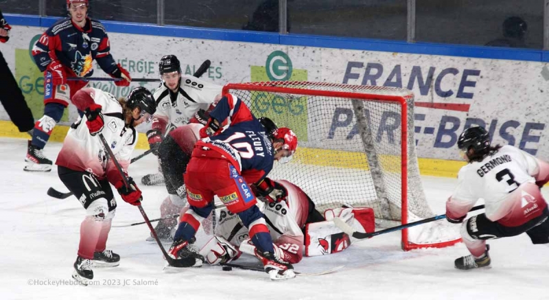Photo hockey Ligue Magnus - Ligue Magnus - 1/4 finale match 5 : Grenoble  vs Mulhouse - Grenoble passe en demi mais inquiète 