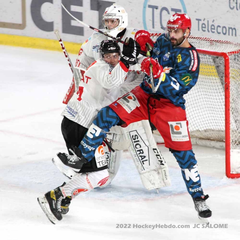 Photo hockey Ligue Magnus - Ligue Magnus : 10ème journée  : Grenoble  vs Amiens  - Grenoble déroule contre Amiens