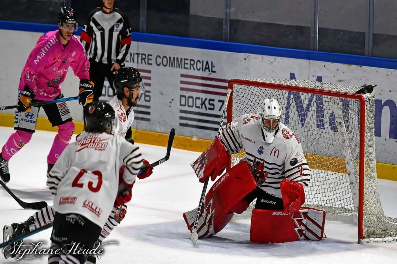 Photo hockey Ligue Magnus - Ligue Magnus : 10ème journée  : Rouen vs Briançon  - Les dragon brule le diable.