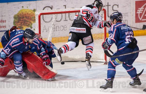 Photo hockey Ligue Magnus - Ligue Magnus : 10ème journée : Grenoble  vs Bordeaux - Grenoble coule Bordeaux
