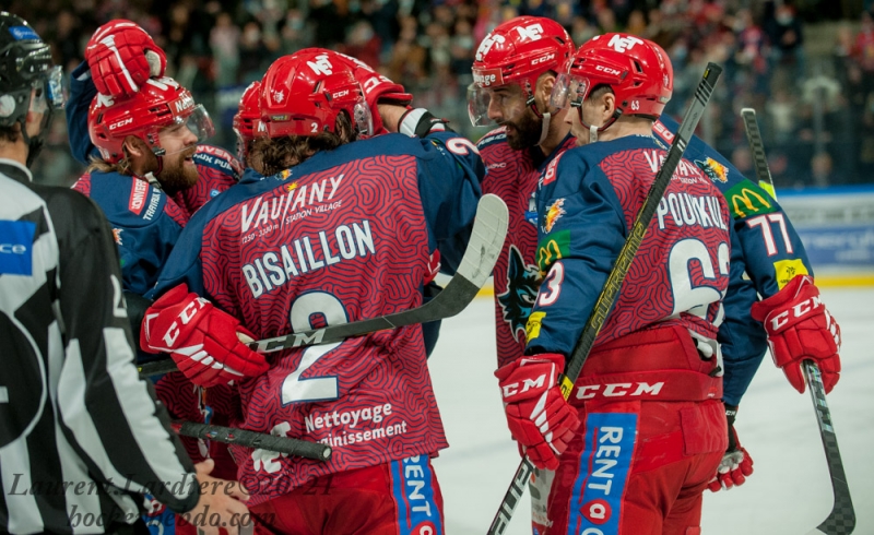 Photo hockey Ligue Magnus - Ligue Magnus : 10ème journée : Grenoble  vs Gap  - Grenoble remporte le derby face à Gap !
