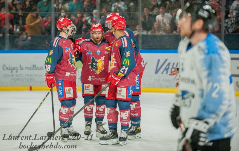 Photo hockey Ligue Magnus - Ligue Magnus : 10ème journée : Grenoble  vs Gap  - Grenoble remporte le derby face à Gap !