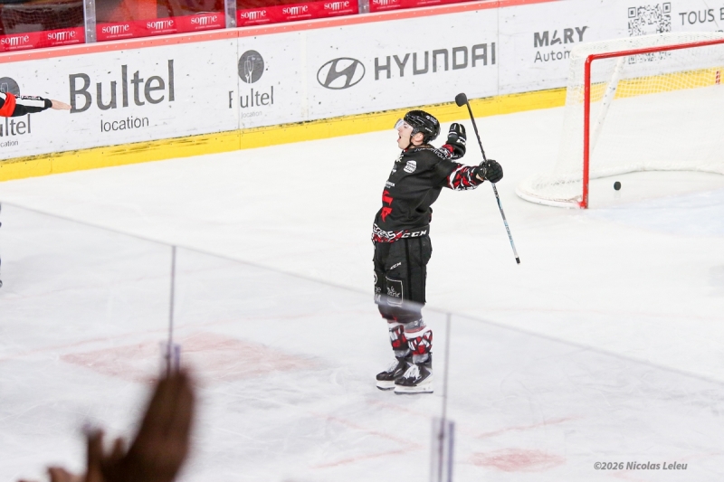 Photo hockey Ligue Magnus - Ligue Magnus : 10ème journée : Amiens vs Marseille - Les Gothiques renversent Marseille au bout du suspense Photo hockey Ligue Magnus - Ligue Magnus : 10ème journée : Amiens vs Marseille - Les Gothiques renversent Marseille au bout du suspense