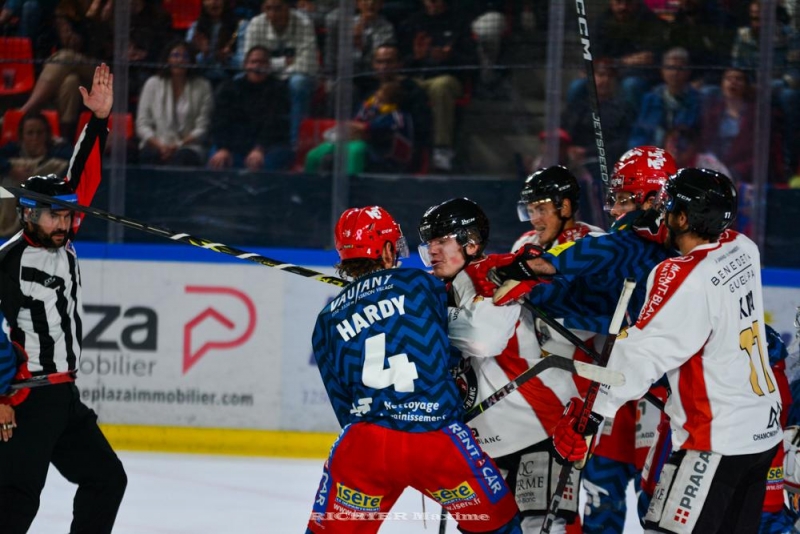 Photo hockey Ligue Magnus - Ligue Magnus : 10ème journée  : Grenoble  vs Chamonix  - Un rugueux 500e match à Pôle Sud