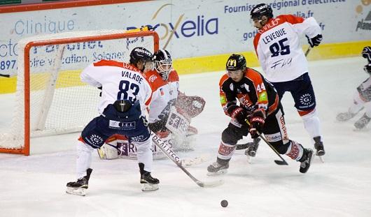 Photo hockey Ligue Magnus - Ligue Magnus : 11ème journée : Amiens  vs Angers  - Angers goûte à l