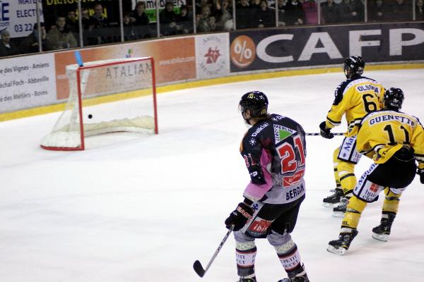 Photo hockey Ligue Magnus - Ligue Magnus : 12ème journée : Amiens vs Rouen - Les Gothiques surprennent & interviews Photo hockey Ligue Magnus - Ligue Magnus : 12ème journée : Amiens vs Rouen - Les Gothiques surprennent & interviews