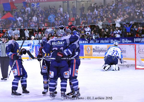 Photo hockey Ligue Magnus - Ligue Magnus : 12ème journée : Grenoble vs Gap - Grenoble plus coriace que le rapace! Photo hockey Ligue Magnus - Ligue Magnus : 12ème journée : Grenoble vs Gap - Grenoble plus coriace que le rapace!