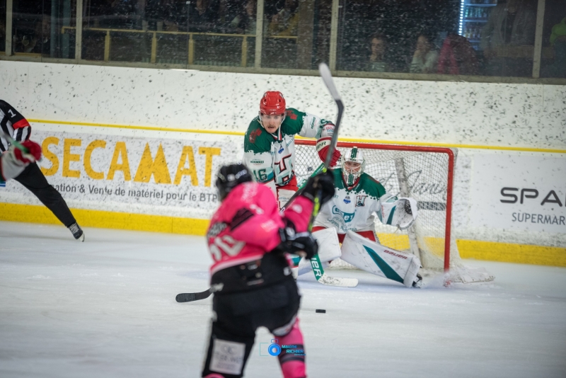 Photo hockey Ligue Magnus - Ligue Magnus : 13ème journée : Chamonix  vs Anglet - Les Pionniers voient la vie en rose