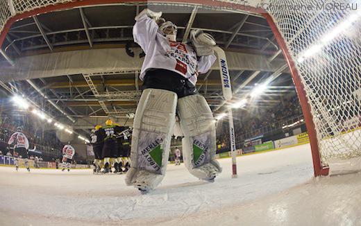 Photo hockey Ligue Magnus - Ligue Magnus : 13ème journée : Strasbourg  vs Amiens  - Le Père Noël était amiénois