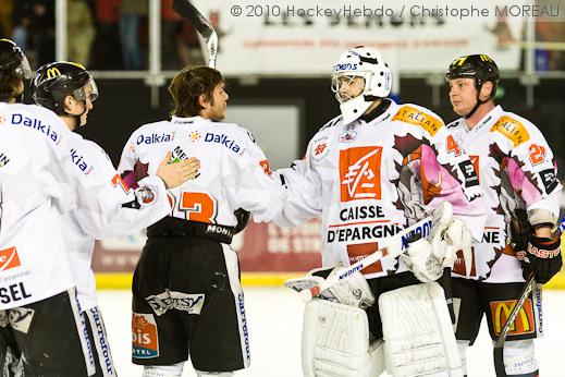 Photo hockey Ligue Magnus - Ligue Magnus : 13ème journée : Strasbourg vs Amiens - Le Père Noël était amiénois Photo hockey Ligue Magnus - Ligue Magnus : 13ème journée : Strasbourg vs Amiens - Le Père Noël était amiénois
