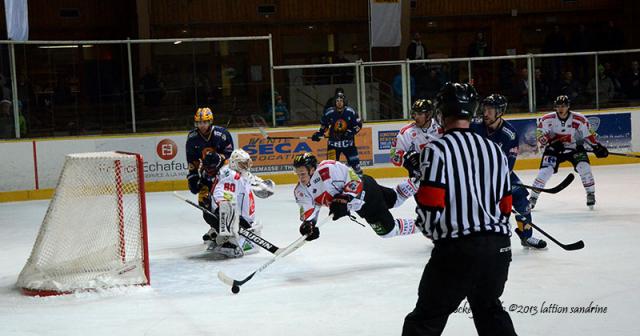 Photo hockey Ligue Magnus - Ligue Magnus : 14ème journée : Chamonix  vs Amiens  - Amiens en démonstration