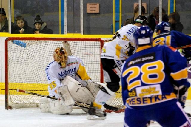 Photo hockey Ligue Magnus - Ligue Magnus : 14ème journée : Dijon  vs Rouen - Dur combat