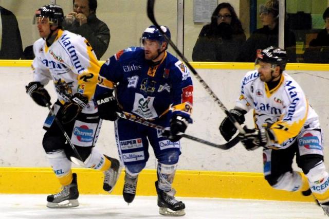 Photo hockey Ligue Magnus - Ligue Magnus : 14ème journée : Dijon  vs Rouen - Dur combat