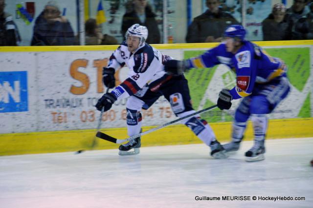 Photo hockey Ligue Magnus - Ligue Magnus : 14ème journée  : Dijon  vs Grenoble  - Une moutarde à la noix.