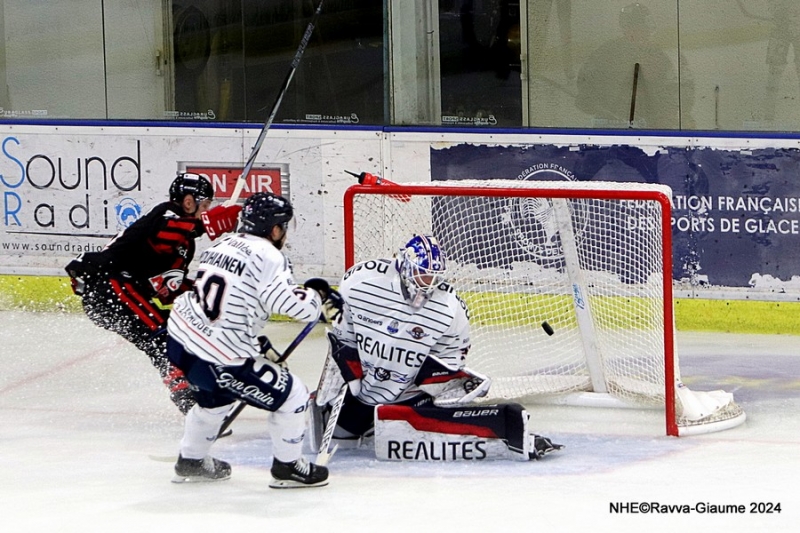 Photo hockey Ligue Magnus - Ligue Magnus : 14ème journée : Nice vs Angers - Les Ducs sortent de la zone de turbulence Photo hockey Ligue Magnus - Ligue Magnus : 14ème journée : Nice vs Angers - Les Ducs sortent de la zone de turbulence