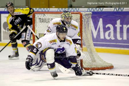 Photo hockey Ligue Magnus - Ligue Magnus : 15ème journée : Rouen vs Chamonix  - Le Chamois terrasse le Dragon