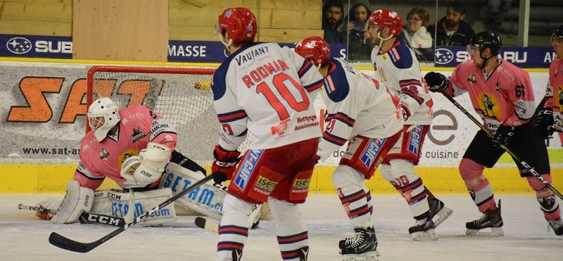 Photo hockey Ligue Magnus - Ligue Magnus : 15ème journée : Chamonix  vs Grenoble  - Pas d’exploit pour les Pionniers