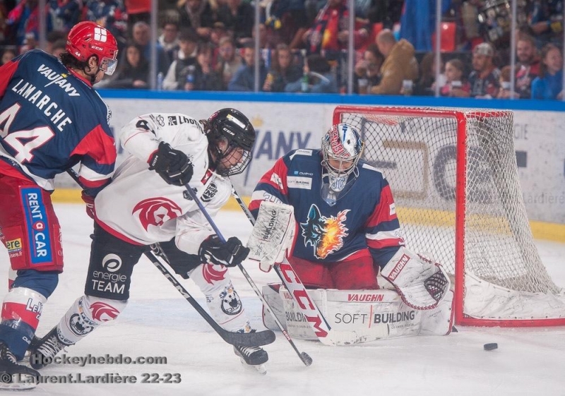 Photo hockey Ligue Magnus - Ligue Magnus : 16ème journée : Grenoble  vs Amiens  - Grenoble domine des Amiénois peu motivés.
