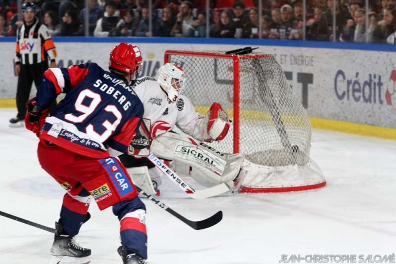 Photo hockey Ligue Magnus - Ligue Magnus : 16ème journée : Grenoble  vs Amiens  - Grenoble domine des Amiénois peu motivés.