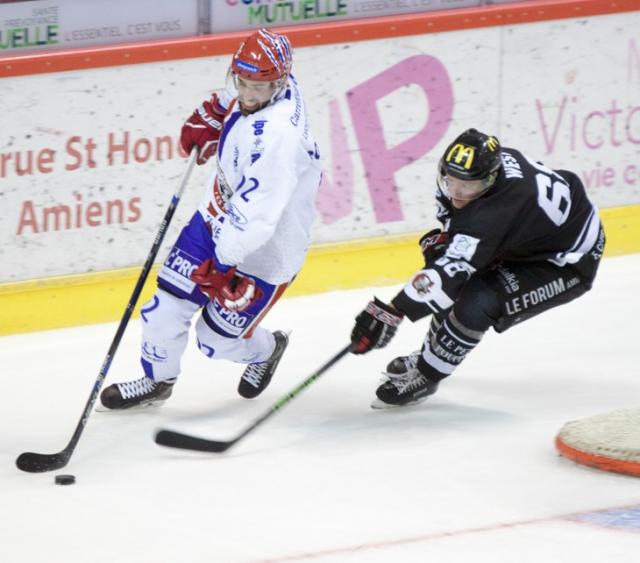Photo hockey Ligue Magnus - Ligue Magnus : 17ème journée : Amiens  vs Lyon - Les Gothiques à la ramasse