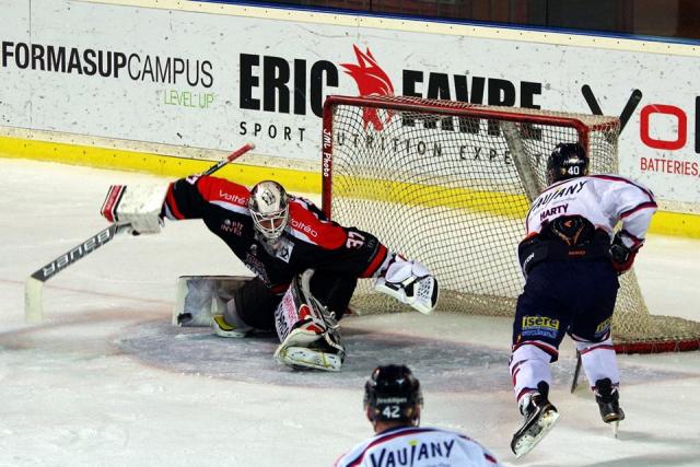 Photo hockey Ligue Magnus - Ligue Magnus : 17ème journée : Bordeaux vs Grenoble  - Mustukovs muselle les Boxers
