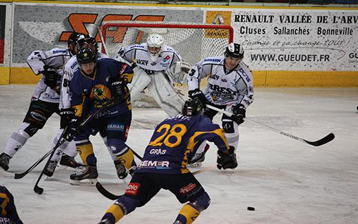 Photo hockey Ligue Magnus - Ligue Magnus : 17ème journée : Chamonix  vs Brest  - Chamonix se fait peur