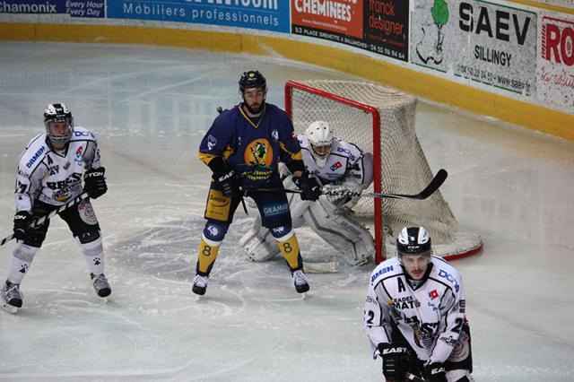 Photo hockey Ligue Magnus - Ligue Magnus : 17ème journée : Chamonix  vs Brest  - Chamonix se fait peur