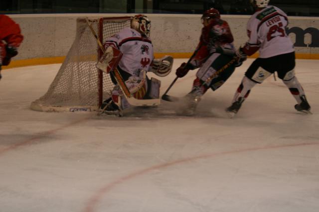 Photo hockey Ligue Magnus - Ligue Magnus : 17ème journée : Mont-Blanc vs Briançon  - Mont-Blanc sombre 
