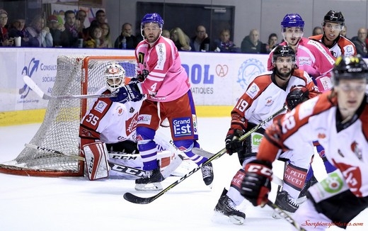 Photo hockey Ligue Magnus - Ligue Magnus : 17ème journée : Mulhouse vs Amiens  - Aux coudes à coudes 