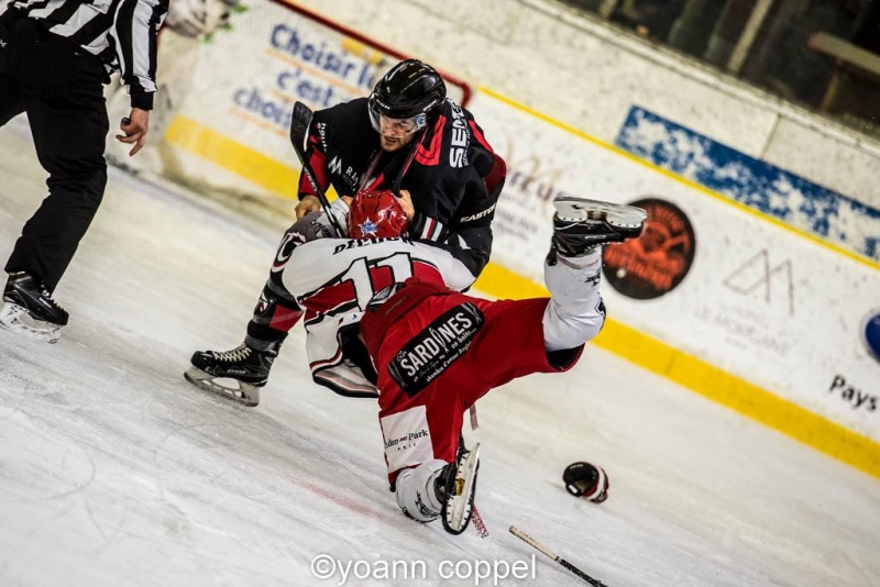 Photo hockey Ligue Magnus - Ligue Magnus : 18ème journée : Chamonix  vs Anglet - Les Pionniers repartent de l’avant
