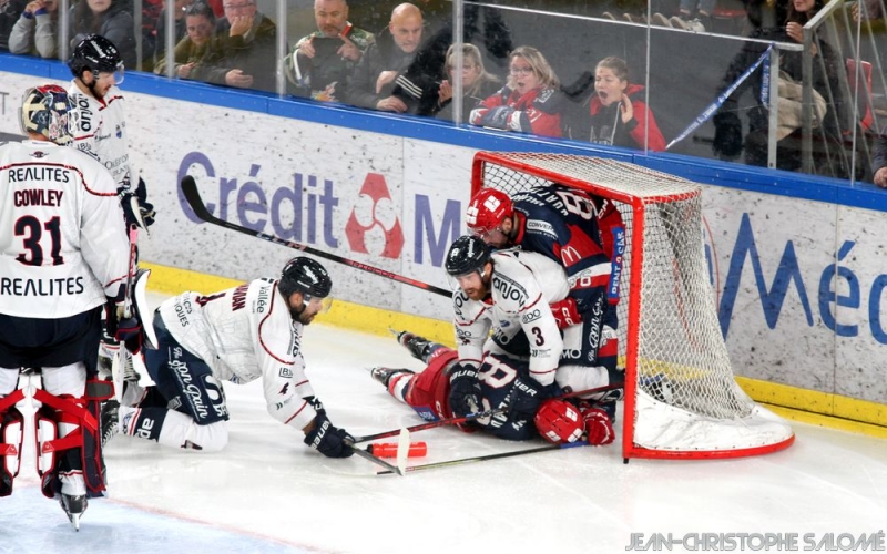 Photo hockey Ligue Magnus - Ligue Magnus : 18ème journée : Grenoble  vs Angers  - Grenoble maîtrise les Ducs.