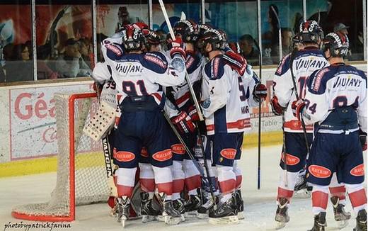 Photo hockey Ligue Magnus - Ligue Magnus : 18ème journée : Strasbourg vs Grenoble - \"Mini hold-up\" pour Grenoble Photo hockey Ligue Magnus - Ligue Magnus : 18ème journée : Strasbourg vs Grenoble - \"Mini hold-up\" pour Grenoble