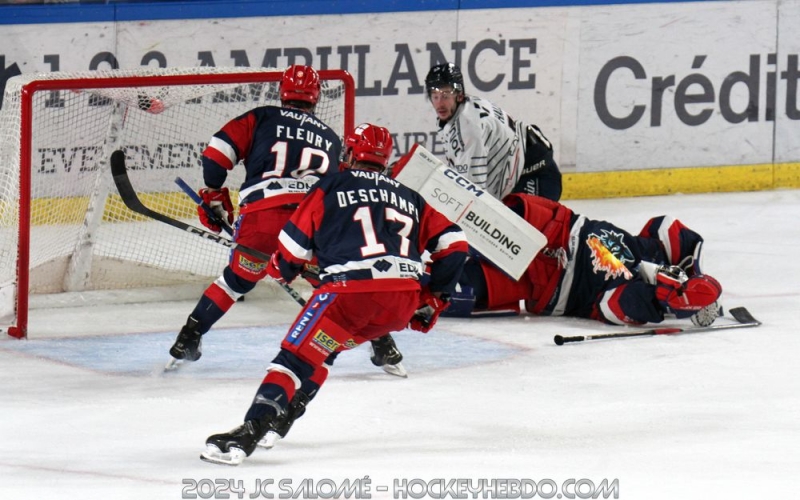 Photo hockey Ligue Magnus - Ligue Magnus : 18ème journée : Grenoble vs Angers - Angers fait tomber le leader Grenoble ! Photo hockey Ligue Magnus - Ligue Magnus : 18ème journée : Grenoble vs Angers - Angers fait tomber le leader Grenoble !