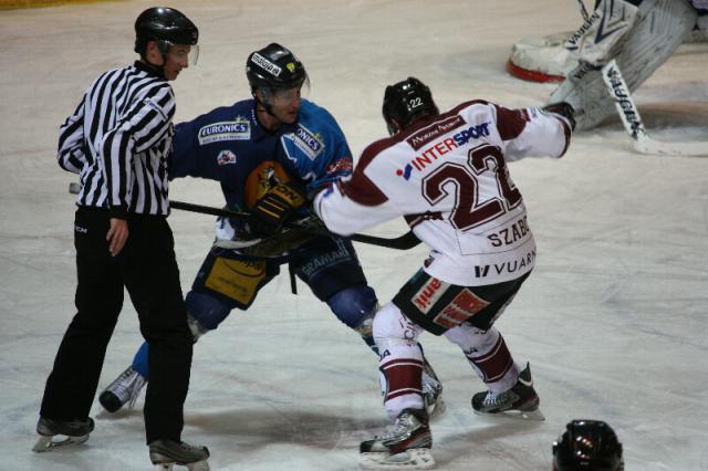 Photo hockey Ligue Magnus - Ligue Magnus : 19ème journée  : Chamonix  vs Morzine-Avoriaz - Bel affrontement