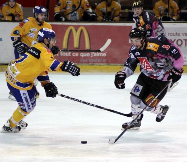 Photo hockey Ligue Magnus - Ligue Magnus : 19ème journée : Amiens  vs Dijon  - Ça pique pour Dijon...