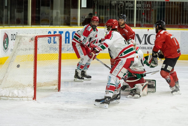 Photo hockey Ligue Magnus - Ligue Magnus : 19ème journée : Chamonix  vs Anglet - Série noire abrégée pour les Pionniers