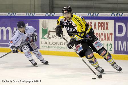 Photo hockey Ligue Magnus - Ligue Magnus : 19ème journée : Rouen vs Angers - Rouen au forceps Photo hockey Ligue Magnus - Ligue Magnus : 19ème journée : Rouen vs Angers - Rouen au forceps