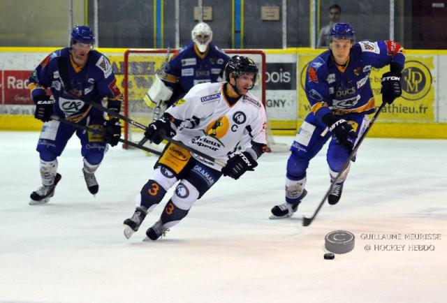 Photo hockey Ligue Magnus - Ligue Magnus : 1ère journée : Dijon  vs Chamonix  - Les Chamois renversent le trône ducal