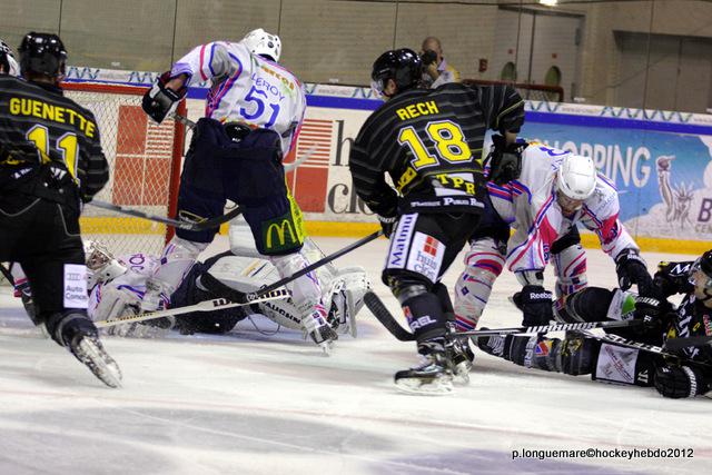 Photo hockey Ligue Magnus - Ligue Magnus : 1ère journée : Rouen vs Epinal - Une de chute pour les Dragons Photo hockey Ligue Magnus - Ligue Magnus : 1ère journée : Rouen vs Epinal - Une de chute pour les Dragons