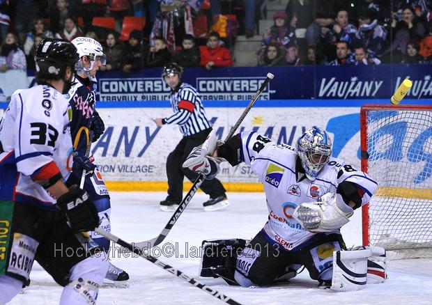 Photo hockey Ligue Magnus - Ligue Magnus : 20ème journée  : Grenoble  vs Caen  - Anniversaire réussi pour les BDL