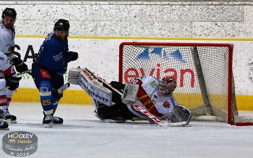 Photo hockey Ligue Magnus - Ligue Magnus : 20ème journée : Chamonix  vs Briançon  - Bissonnette fête diablement son anniversaire