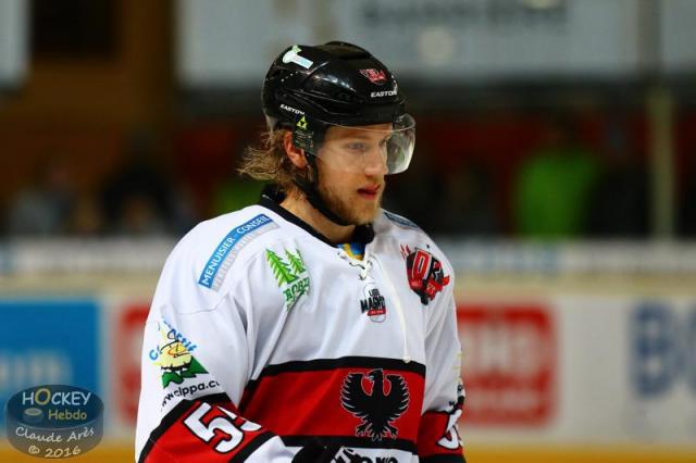 Photo hockey Ligue Magnus - Ligue Magnus : 20ème journée : Chamonix  vs Briançon  - Bissonnette fête diablement son anniversaire