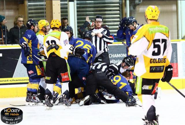 Photo hockey Ligue Magnus - Ligue Magnus : 20ème journée : Chamonix  vs Strasbourg  - Chamonix, avec sérieux et rigueur